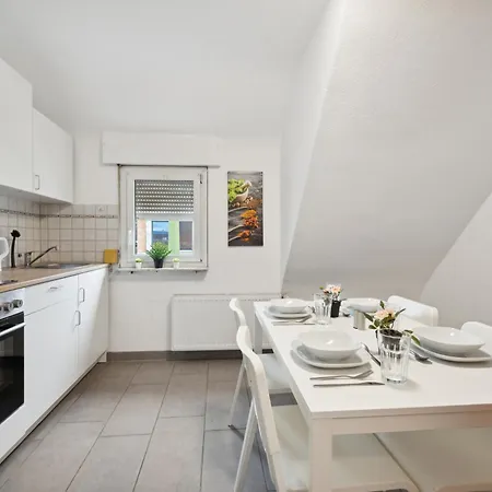 Monteurwohnungen In Küche, Wifi, Smart Tv, Wendlingen, Stuttgart, Autobahn A8 Köngen